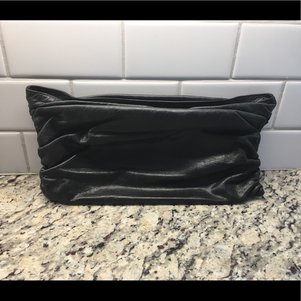 HOBO Clutch